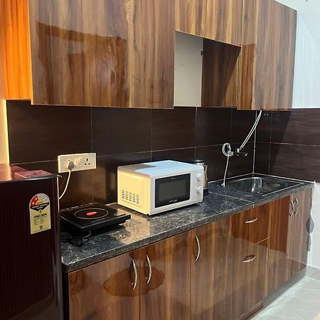 Studio Apartment In نويدا الكبرى المظهر الخارجي الصورة
