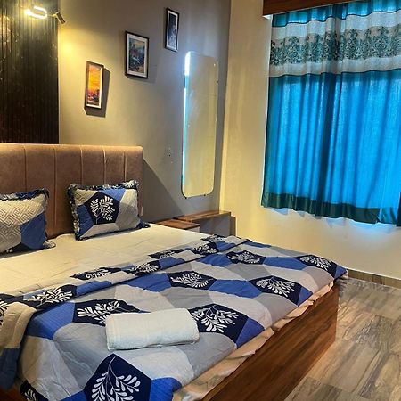 Studio Apartment In نويدا الكبرى المظهر الخارجي الصورة