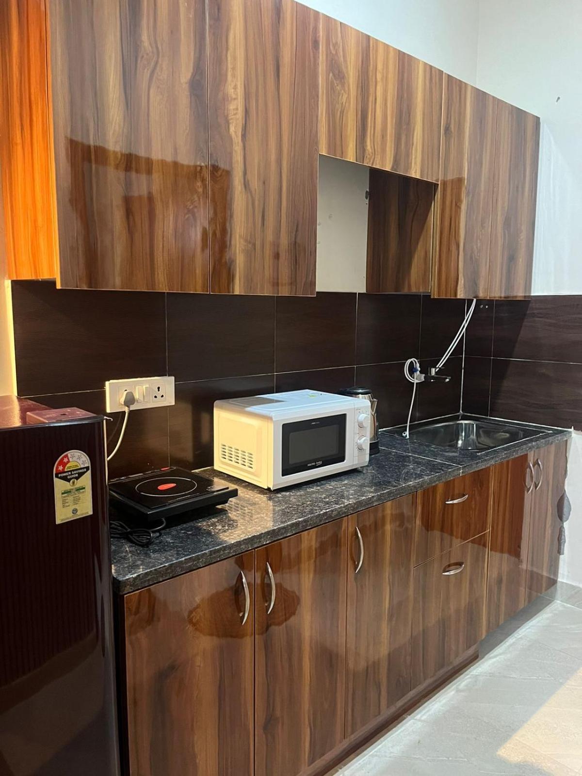 Studio Apartment In نويدا الكبرى المظهر الخارجي الصورة