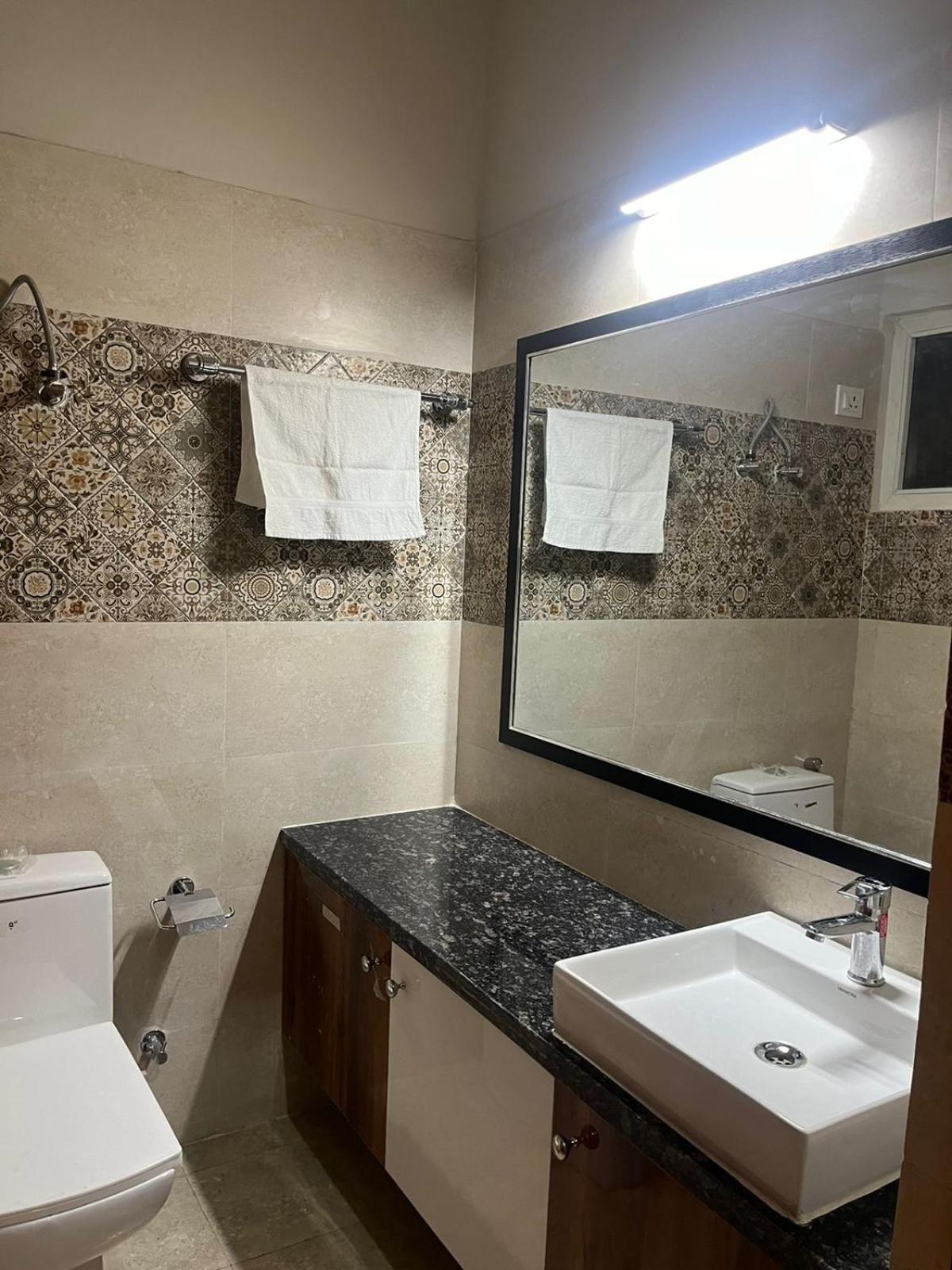 Studio Apartment In نويدا الكبرى المظهر الخارجي الصورة